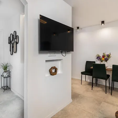 Luxurious In With Wifi Vikendica Hreljin